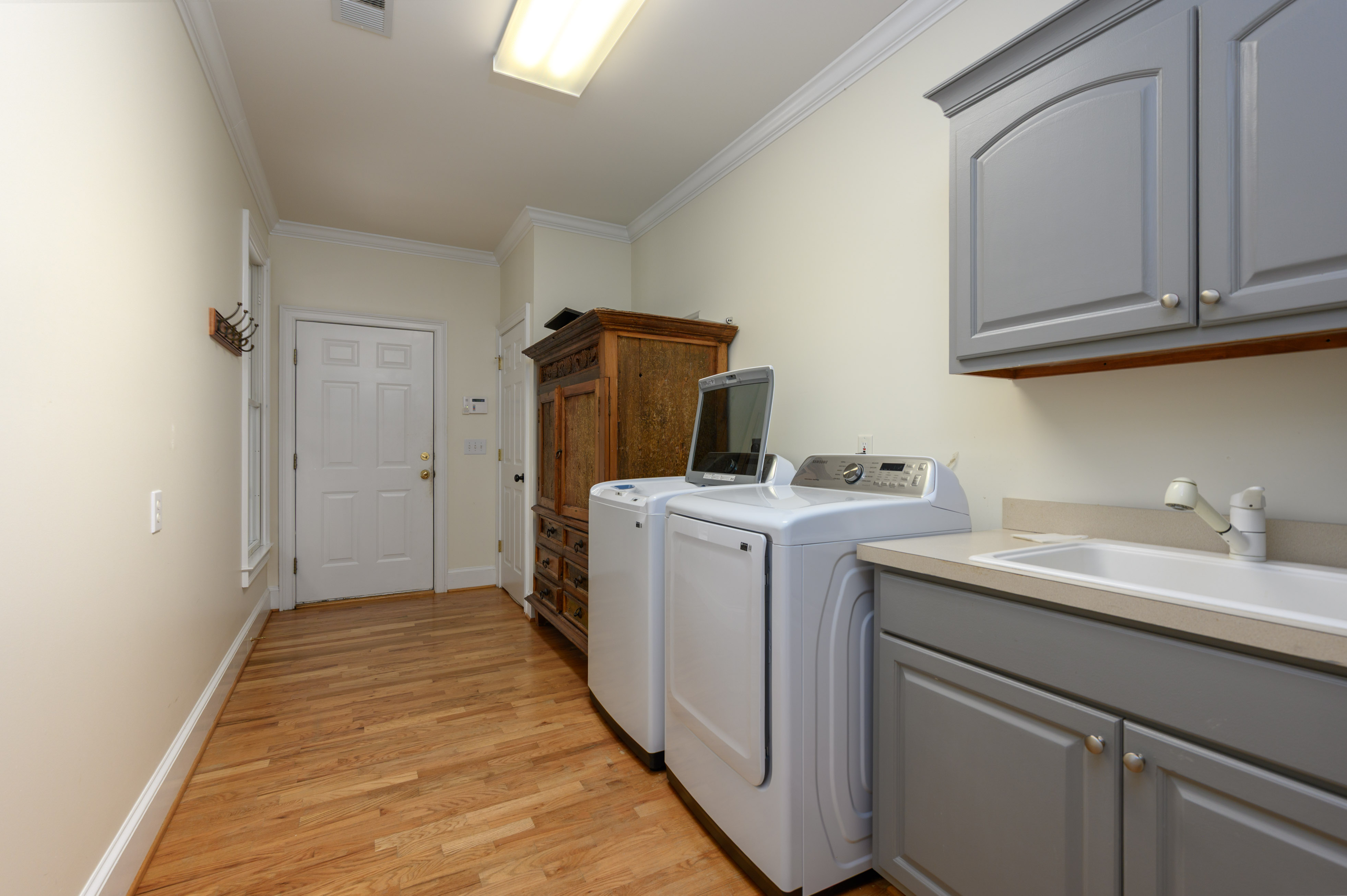 1021 Fleming's Knoll image 24